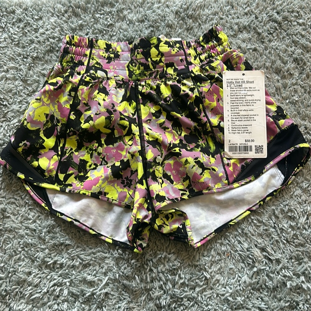 lululemon hot hot HR short 2.5 lined, INFD/BLK, size 2 or xs